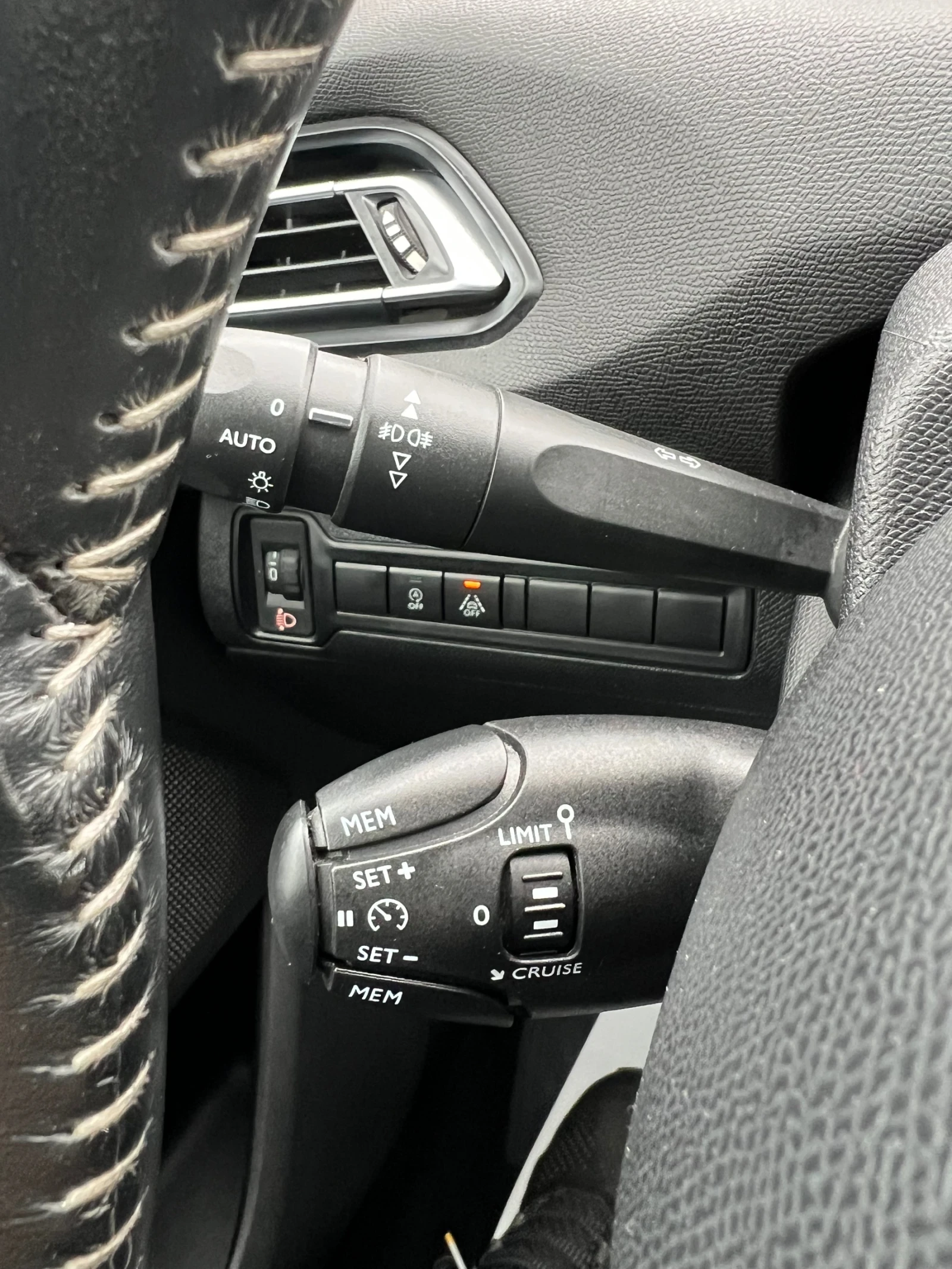 Peugeot 308 1.5 BLUEHDI , снимка 13 - Автомобили и джипове - 56746498