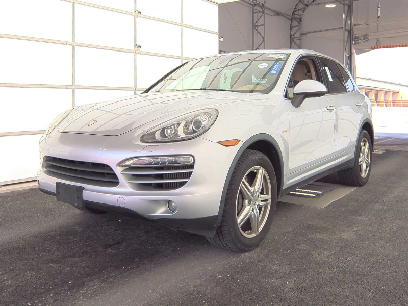 Porsche Cayenne FULL/Крайна цена с вс. такси до България !, снимка 1 - Автомобили и джипове - 47740109