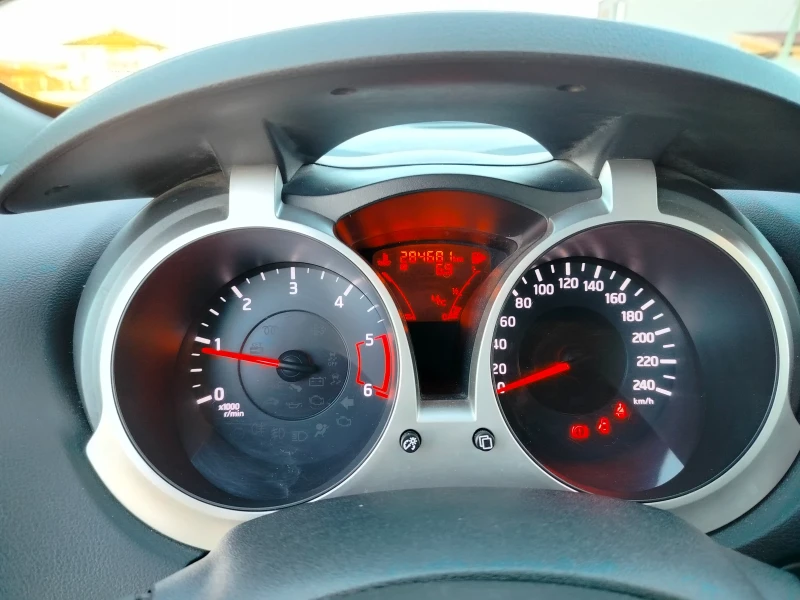 Nissan Juke, снимка 15 - Автомобили и джипове - 48091771