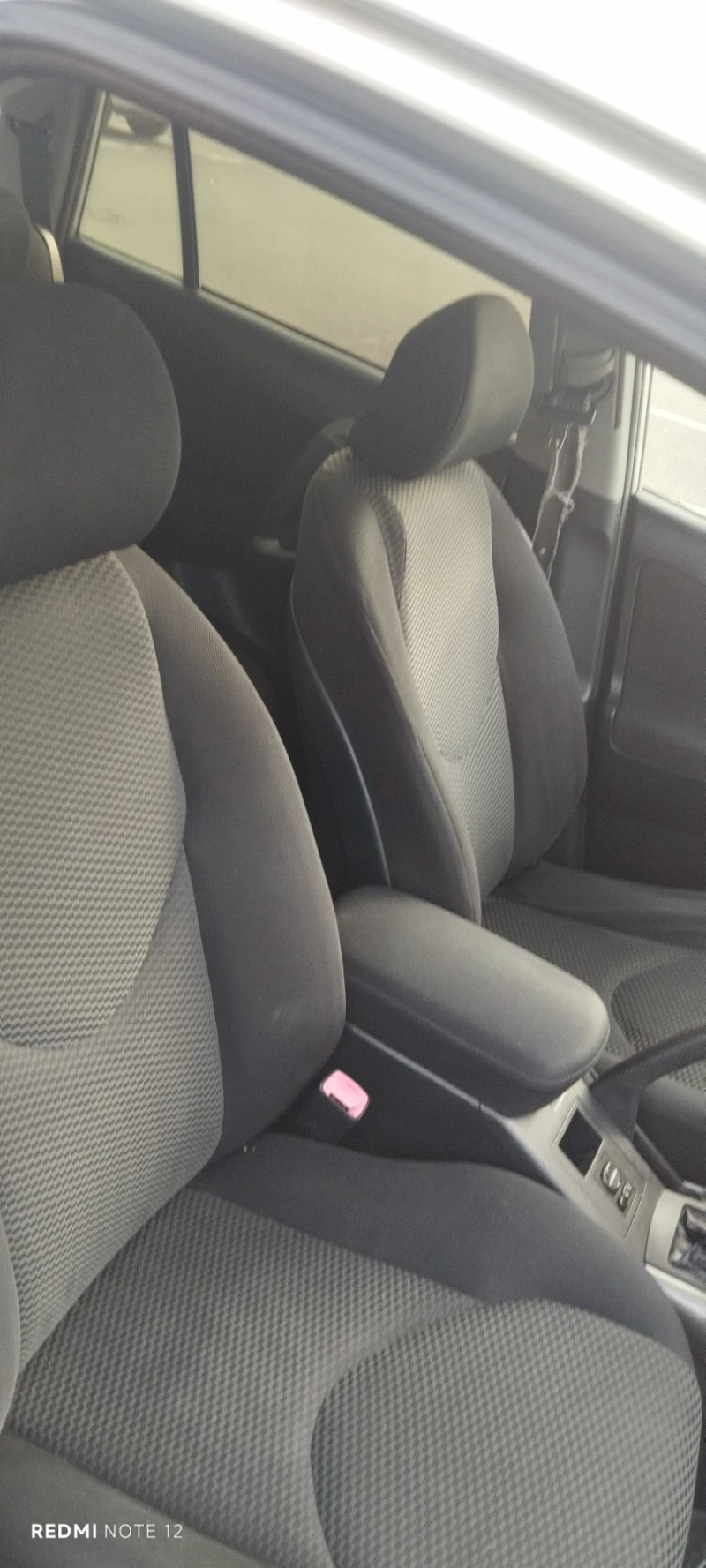 Toyota Rav4, снимка 10 - Автомобили и джипове - 52691559