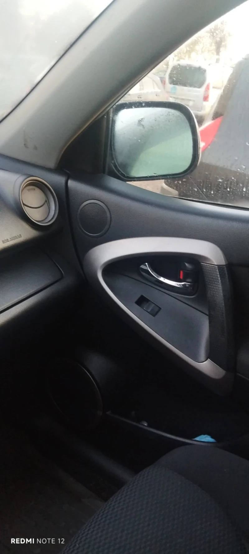 Toyota Rav4, снимка 15 - Автомобили и джипове - 52691559