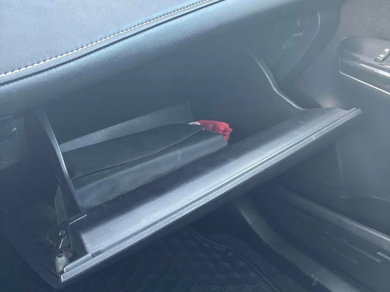 Toyota Rav4 XLE  CARFAX, снимка 14 - Автомобили и джипове - 53064637