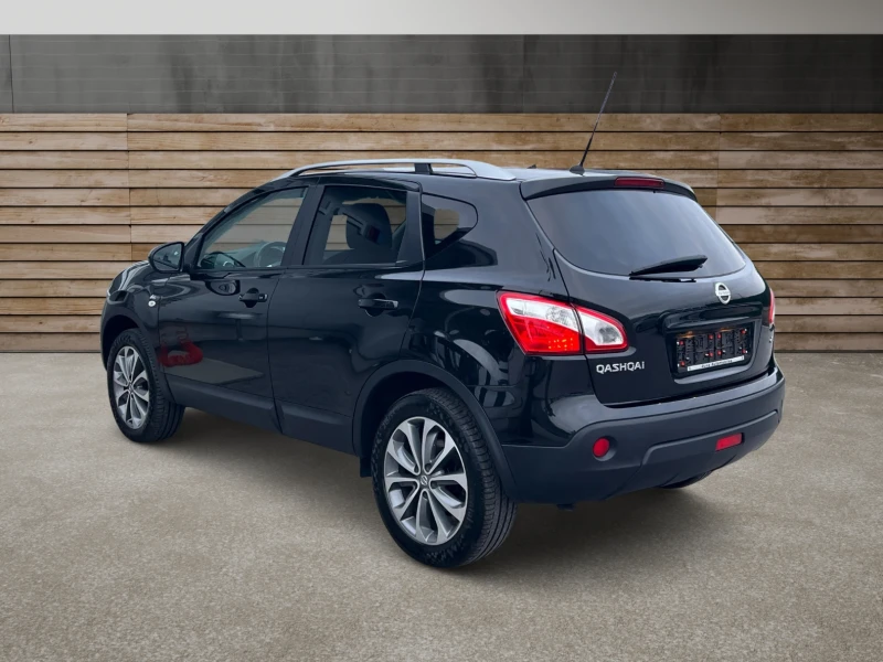 Nissan Qashqai 2.0dCi 4x4 N-TEC ПРОЧЕТИ ОПИСАНИЕТО, снимка 4 - Автомобили и джипове - 53434228