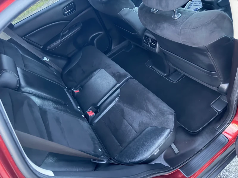 Honda Cr-v 2.2 I-DTEC / EXECUTIVE / ЗАДНА КАМЕРА / НАВИГАЦИЯ , снимка 13 - Автомобили и джипове - 53540766