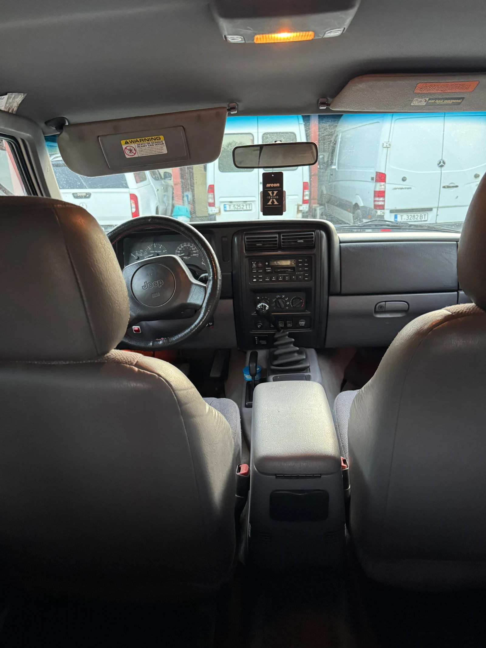 Jeep Cherokee  - изображение 8