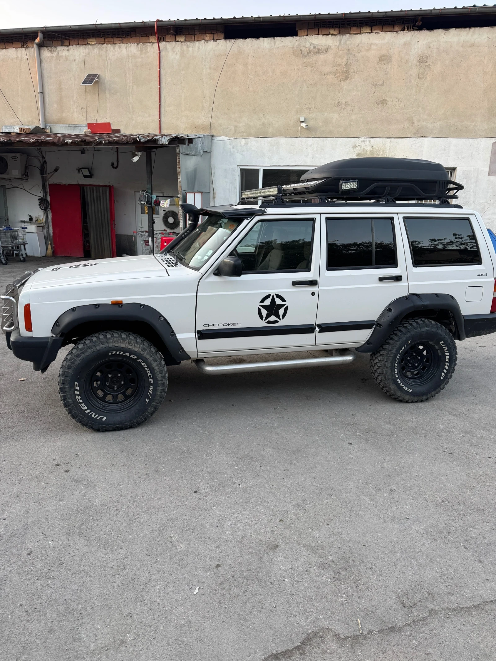 Jeep Cherokee  - изображение 3
