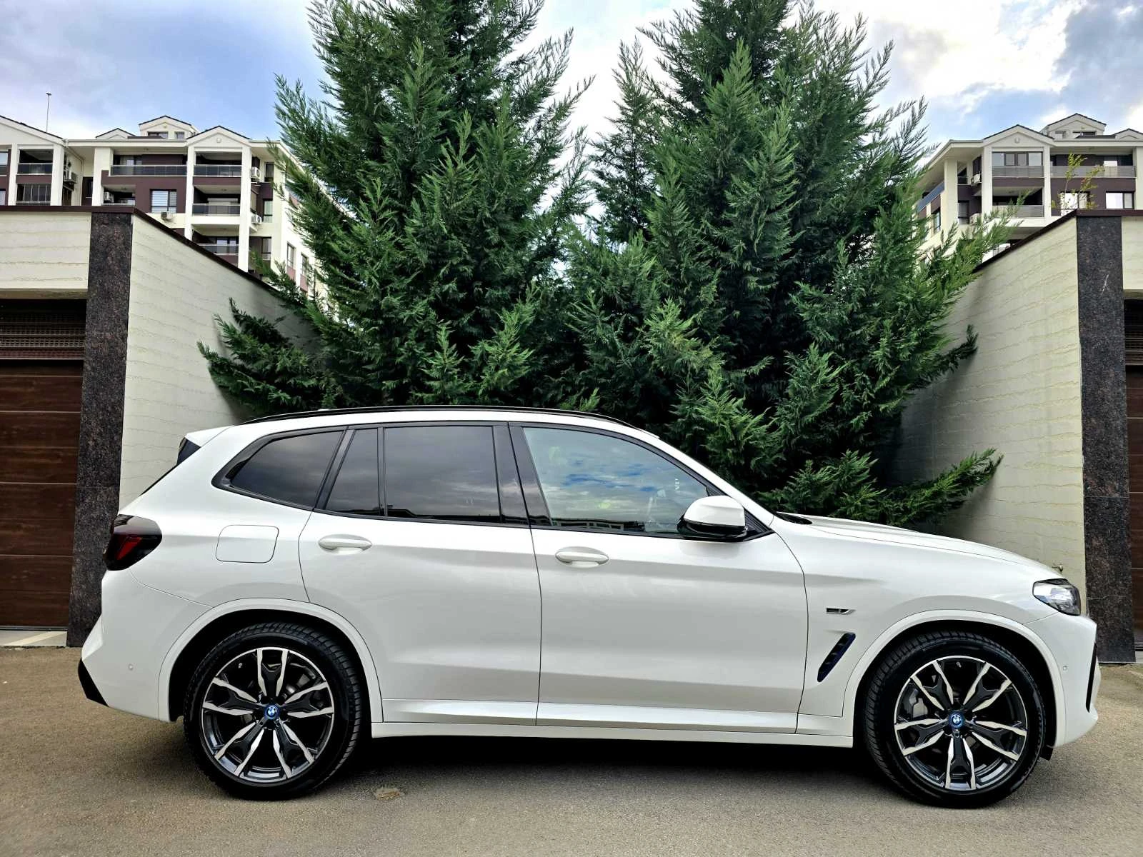 BMW X3 FACE XDRIVE 30E PLUG-IN XYBRID M SPORT - изображение 4