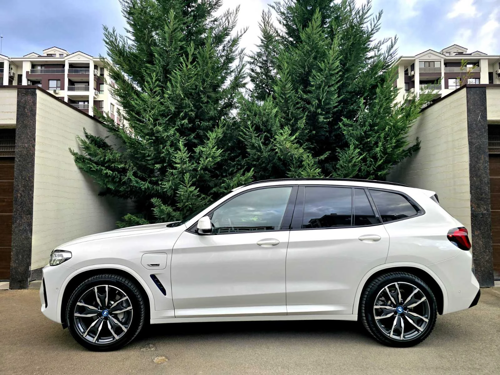 BMW X3 FACE XDRIVE 30E PLUG-IN XYBRID M SPORT - изображение 8