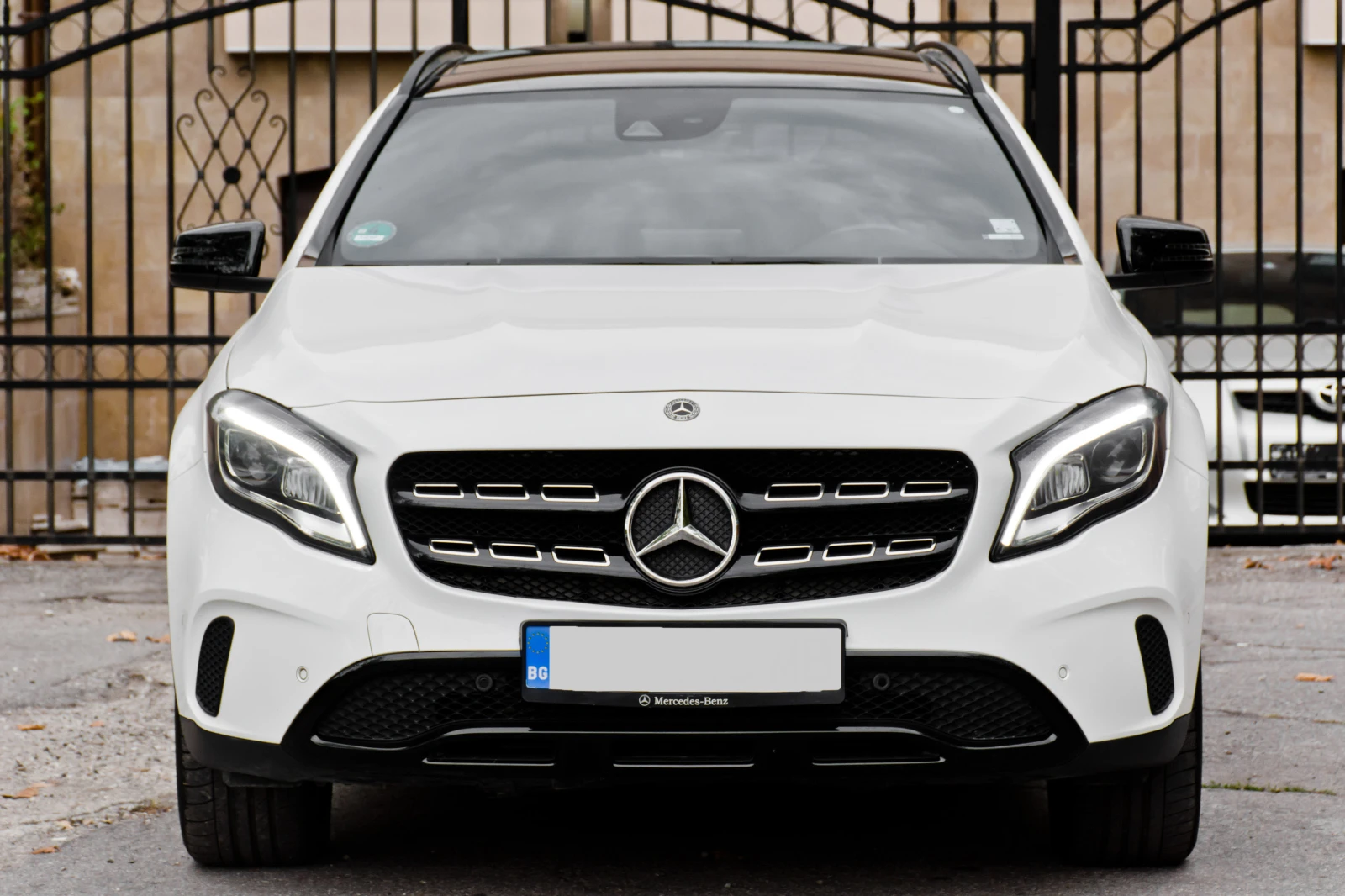 Mercedes-Benz GLA 250 4-matic Panorama - изображение 2