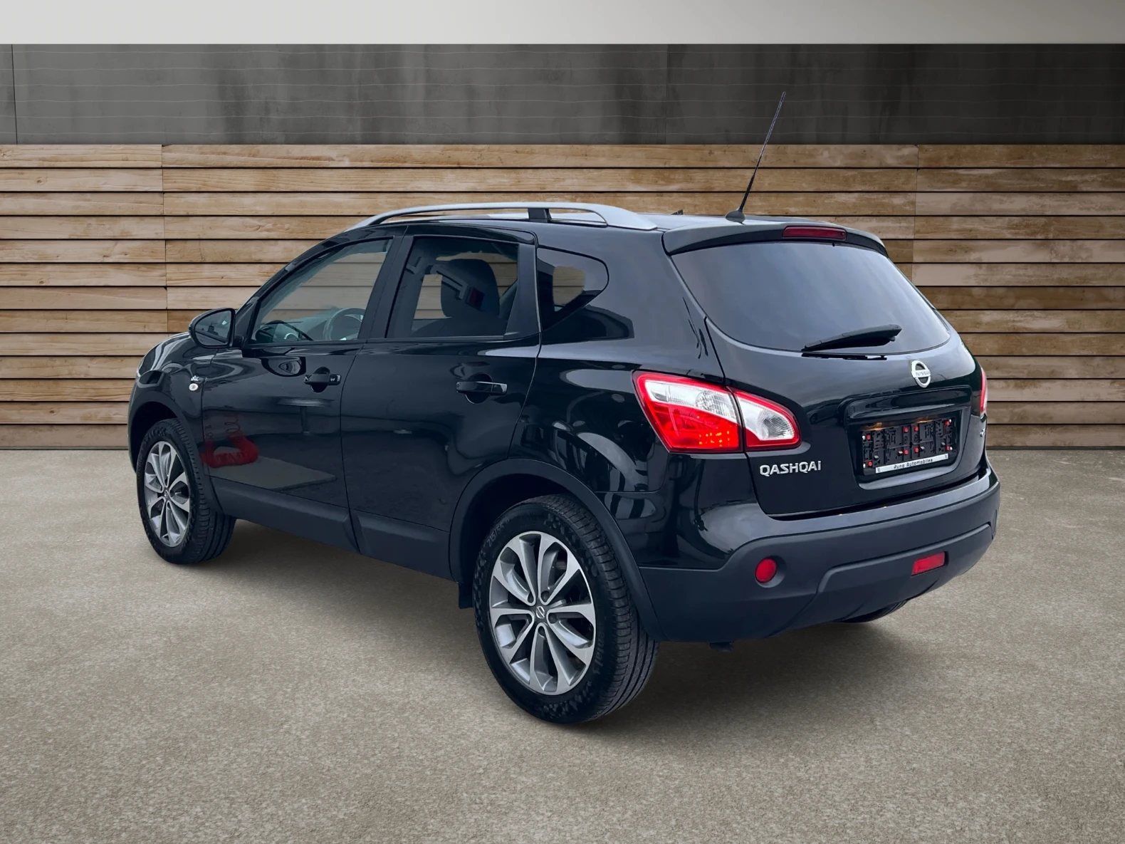 Nissan Qashqai 2.0dCi 4x4 N-TEC ПРОЧЕТИ ОПИСАНИЕТО - изображение 4