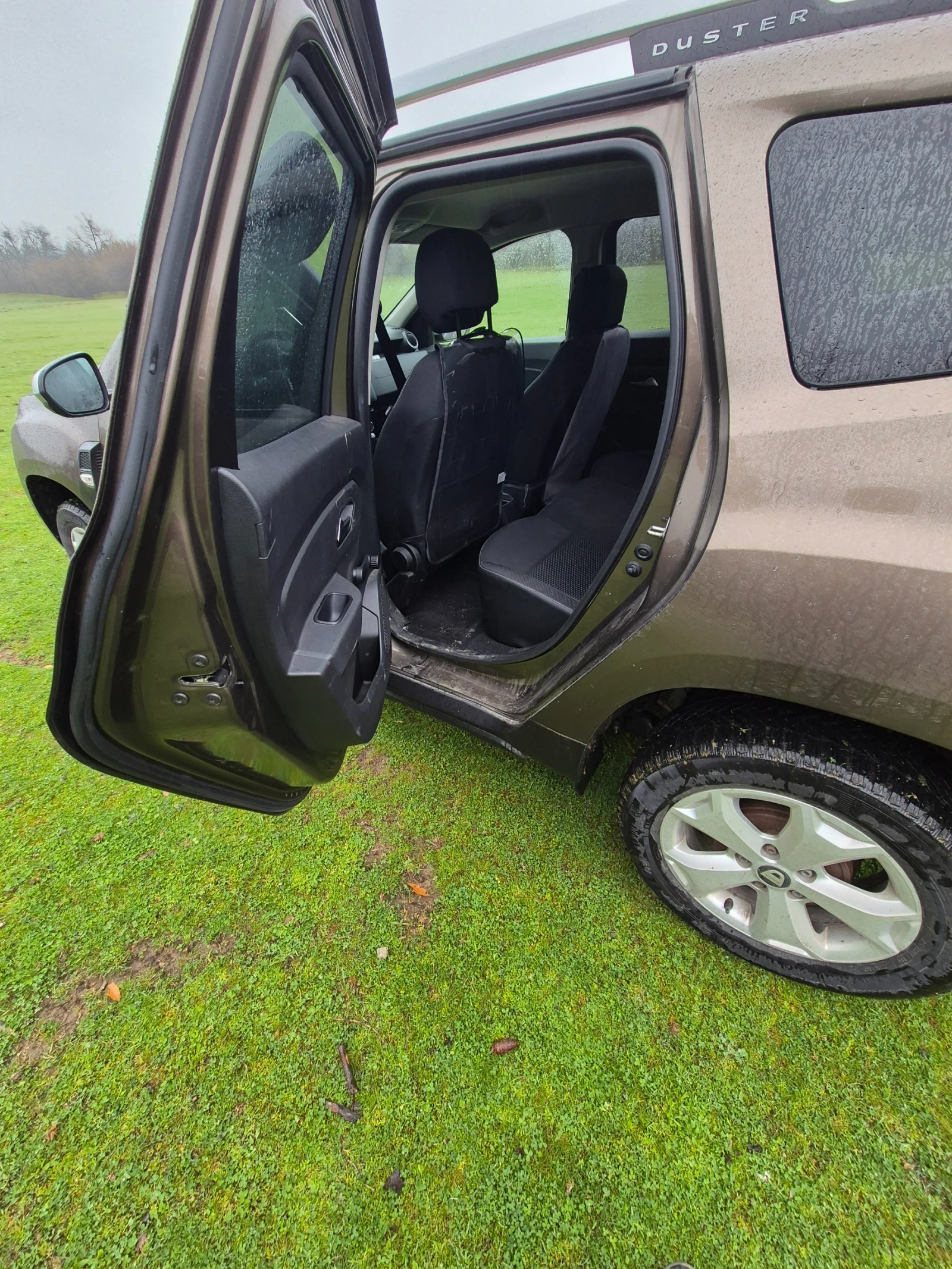 Dacia Duster 1, 6I, снимка 11 - Автомобили и джипове - 54130413