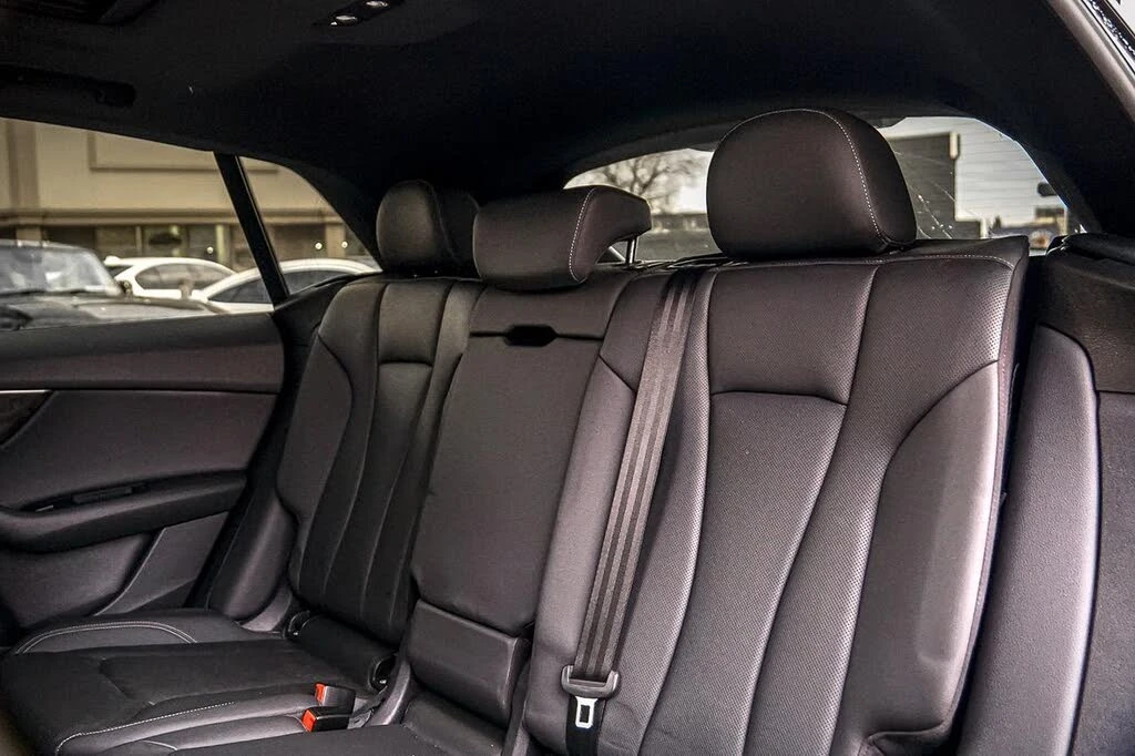 Audi Q8 B&O* BLACK OPTIC* DISTRONIC* ОБДУХ* 360 КАМЕРИ, снимка 12 - Автомобили и джипове - 54343763