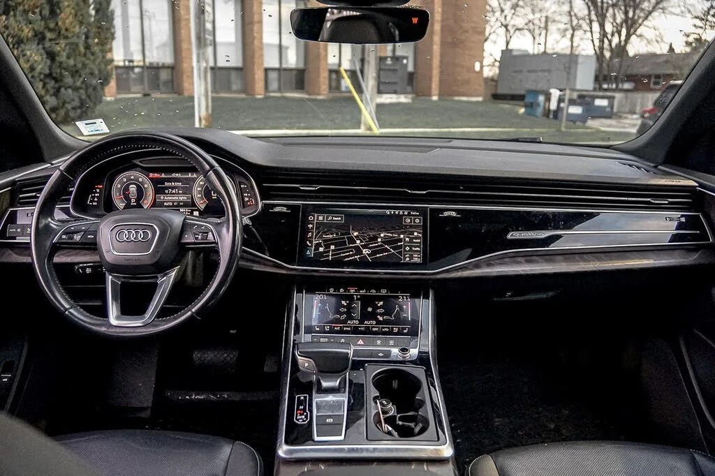 Audi Q8 B&O* BLACK OPTIC* DISTRONIC* ОБДУХ* 360 КАМЕРИ, снимка 7 - Автомобили и джипове - 54343763