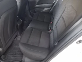 Hyundai Elantra, снимка 15