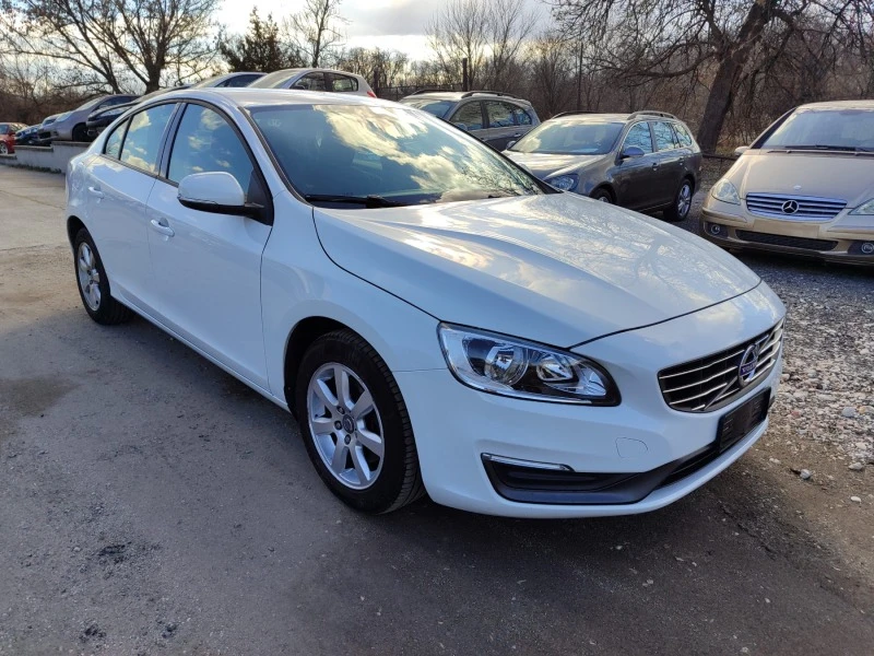 Volvo S60 2.0 D3 Kinetic, снимка 5 - Автомобили и джипове - 44013249