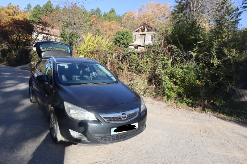 Opel Astra 1.7 CDTI, снимка 2 - Автомобили и джипове - 47890850