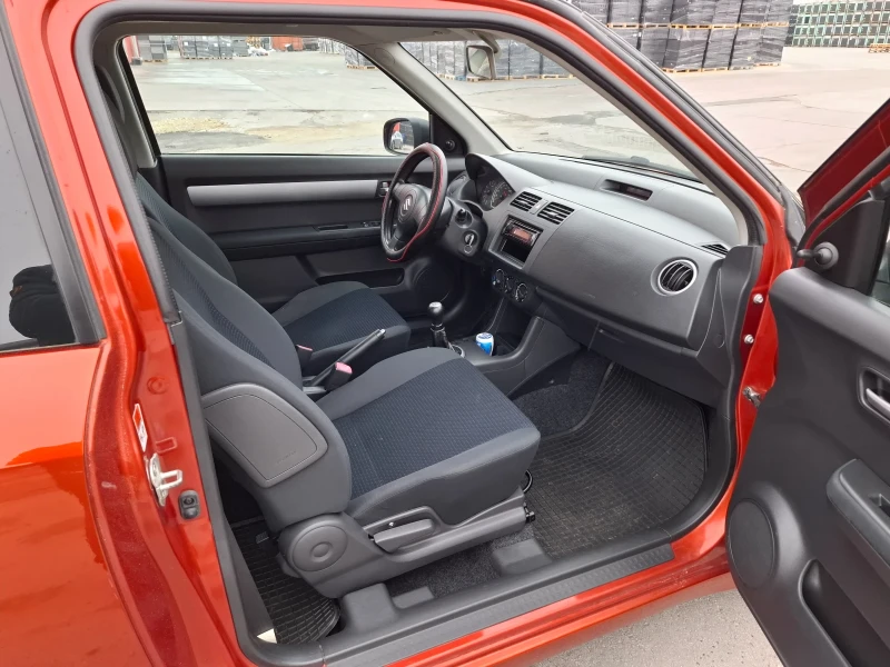 Suzuki Swift, снимка 12 - Автомобили и джипове - 48585158