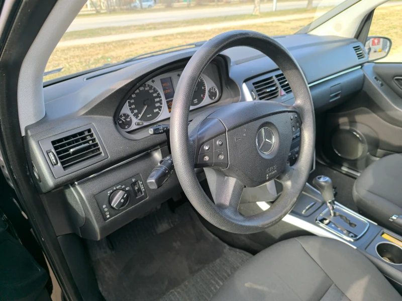 Mercedes-Benz B 170, снимка 11 - Автомобили и джипове - 49148583