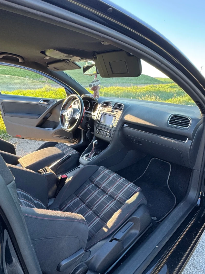 VW Golf GTI 2.0T 235, снимка 13 - Автомобили и джипове - 52056071