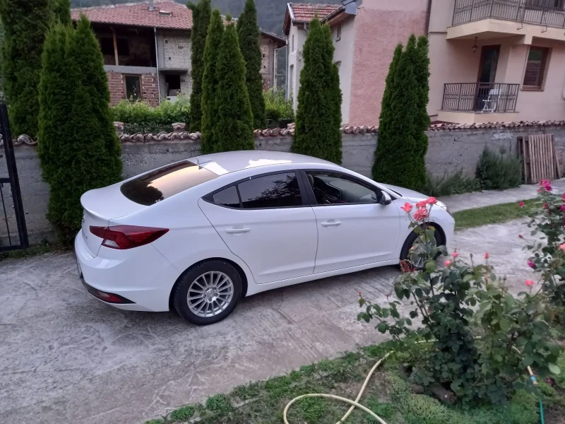 Hyundai Elantra, снимка 4 - Автомобили и джипове - 52650546