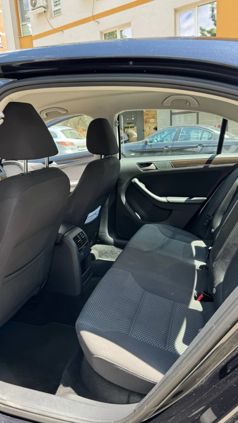 VW Jetta 2.0 TDI, снимка 9 - Автомобили и джипове - 52788135