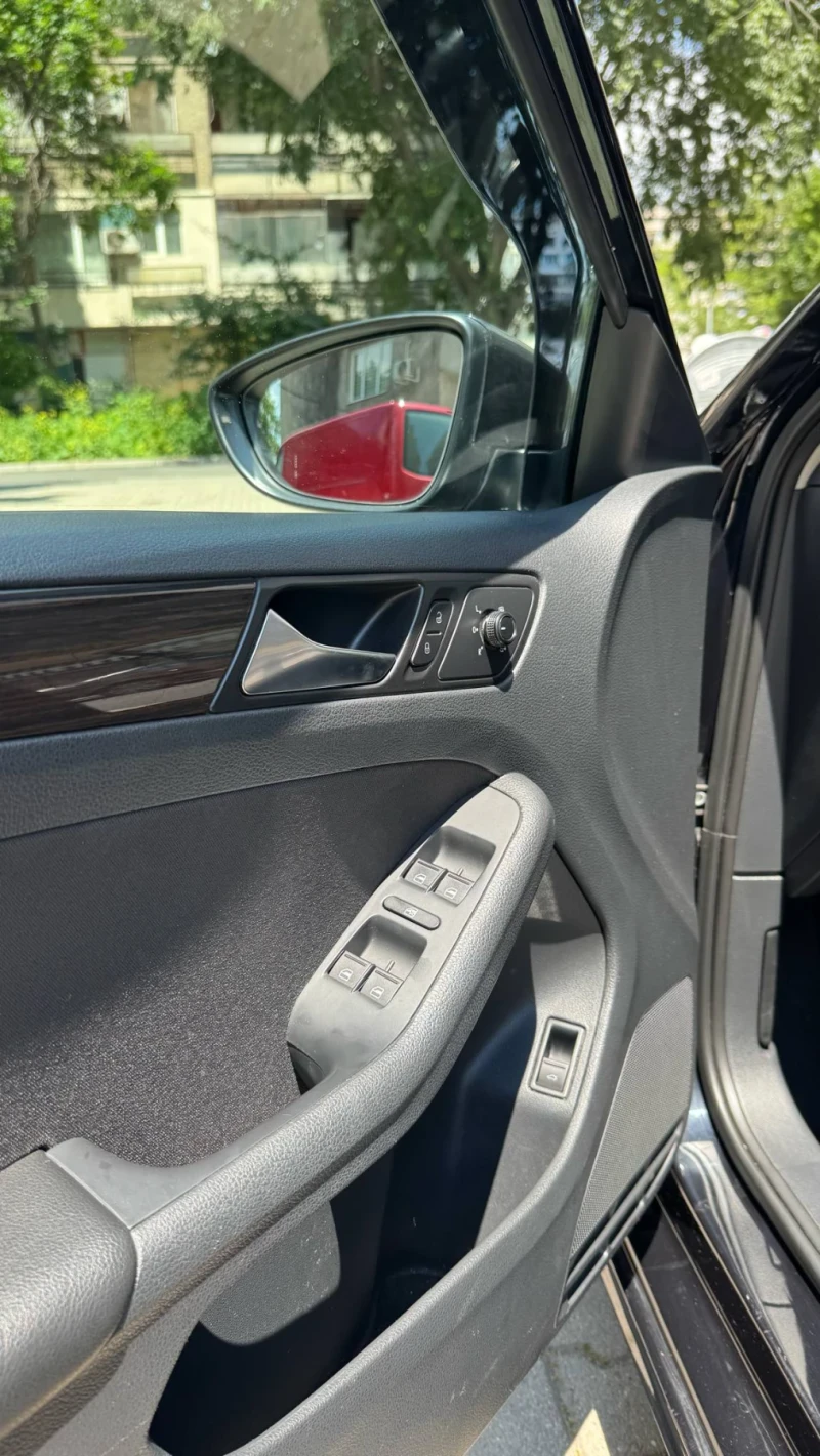 VW Jetta 2.0 TDI, снимка 5 - Автомобили и джипове - 52788135