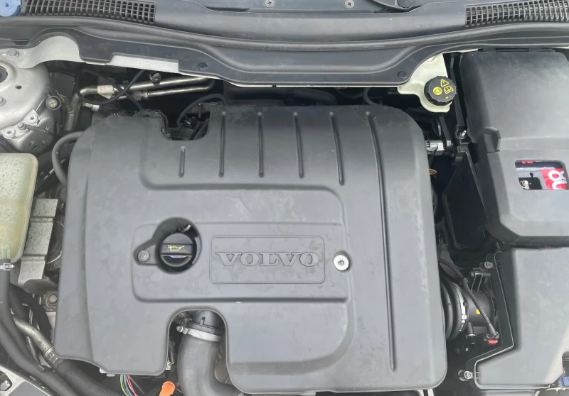 Volvo V50 1.6 D, 109 коня, FACELIFT, снимка 7 - Автомобили и джипове - 50993203