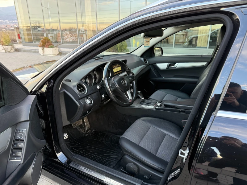 Mercedes-Benz C 220 CDI, AMG LINE, AVANTGARD, FULL SERVICE, NAVI, снимка 6 - Автомобили и джипове - 52990120