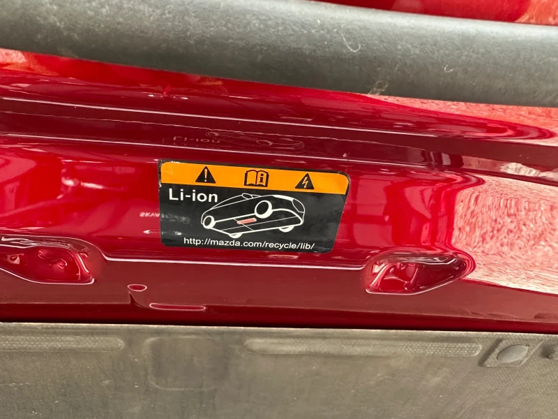 Mazda 3 Skyactiv-G.M Hybrid, снимка 10 - Автомобили и джипове - 51854055