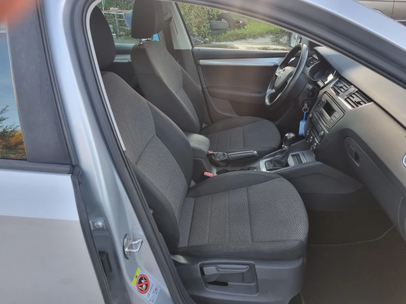 Skoda Octavia 2.0TDi 4x4 ШВЕЙЦАРИЯ, снимка 8 - Автомобили и джипове - 52270308