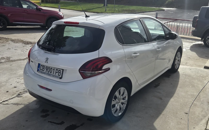Peugeot 208 66734км., снимка 4 - Автомобили и джипове - 52304858