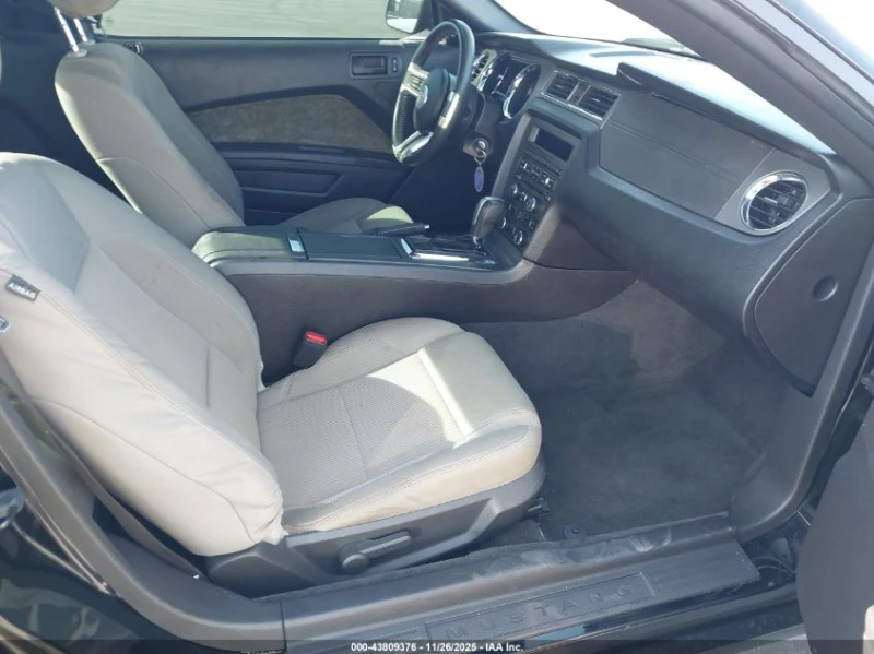 Ford Mustang 3.7L V-6 DOHC, VVT, 305HP Rear Wheel Drive, снимка 10 - Автомобили и джипове - 52775548