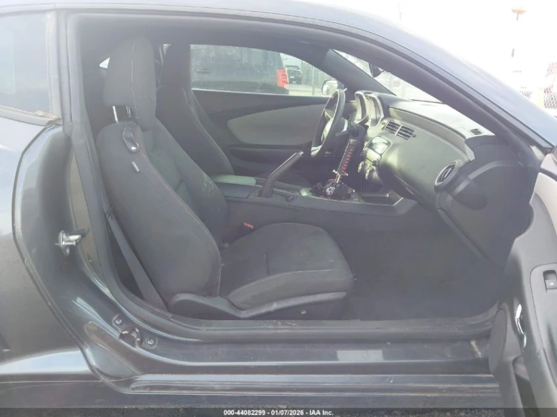 Chevrolet Camaro 3.6L V-6 DI, DOHC, VVT, 304HP Rear Wheel Drive, снимка 10 - Автомобили и джипове - 53371254