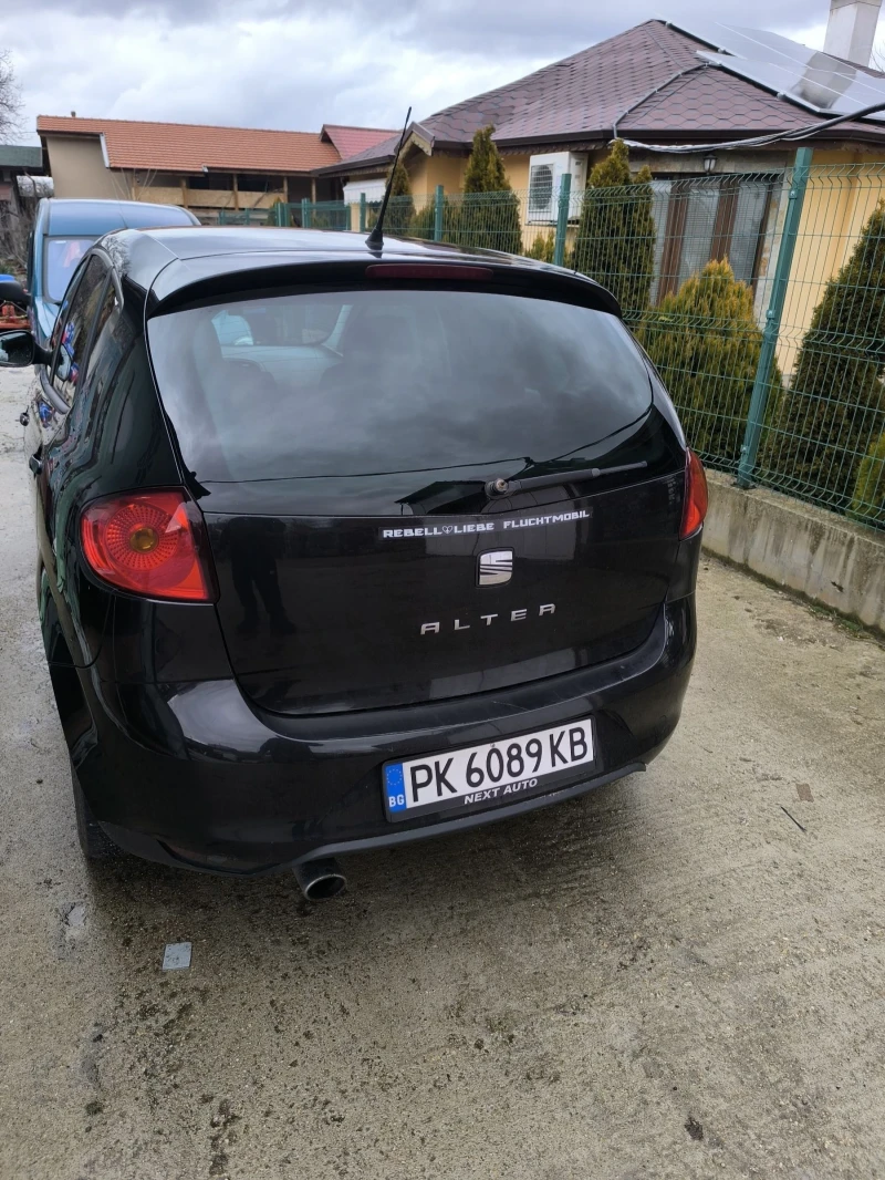 Seat Altea 1.6 дизел 2011г, снимка 2 - Автомобили и джипове - 53393137