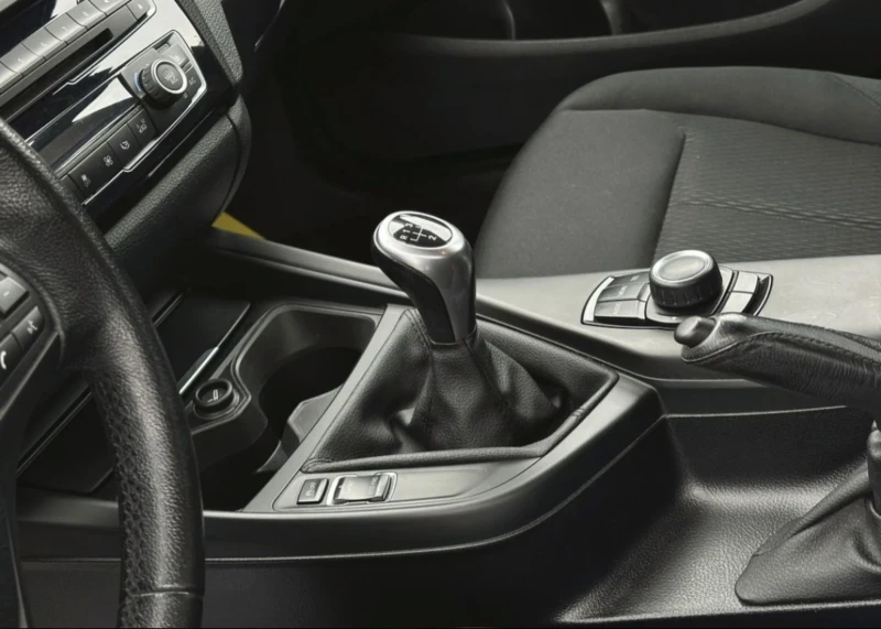 BMW 118 i | 1.5 | Ръчка | Задно , снимка 10 - Автомобили и джипове - 53456328