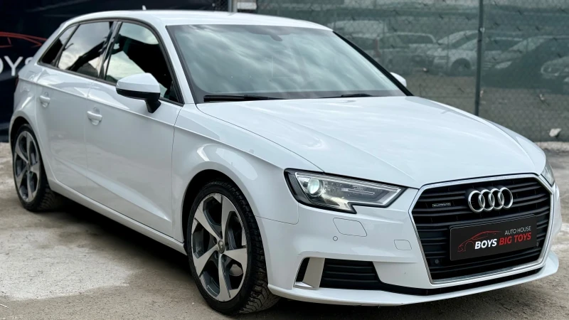 Audi A3 Facelift* 2.0TDI* Quattro* 4x4* БялаПерла* Navi* У, снимка 5 - Автомобили и джипове - 53558522