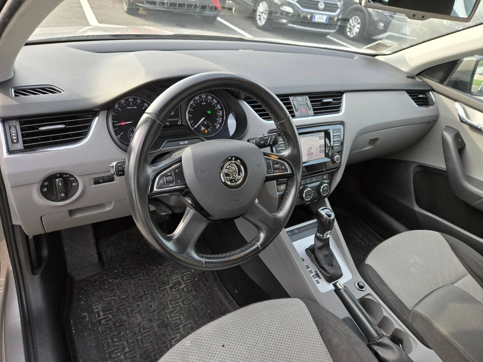 Skoda Octavia 1.6-DSG NAVI. TOP. - изображение 6