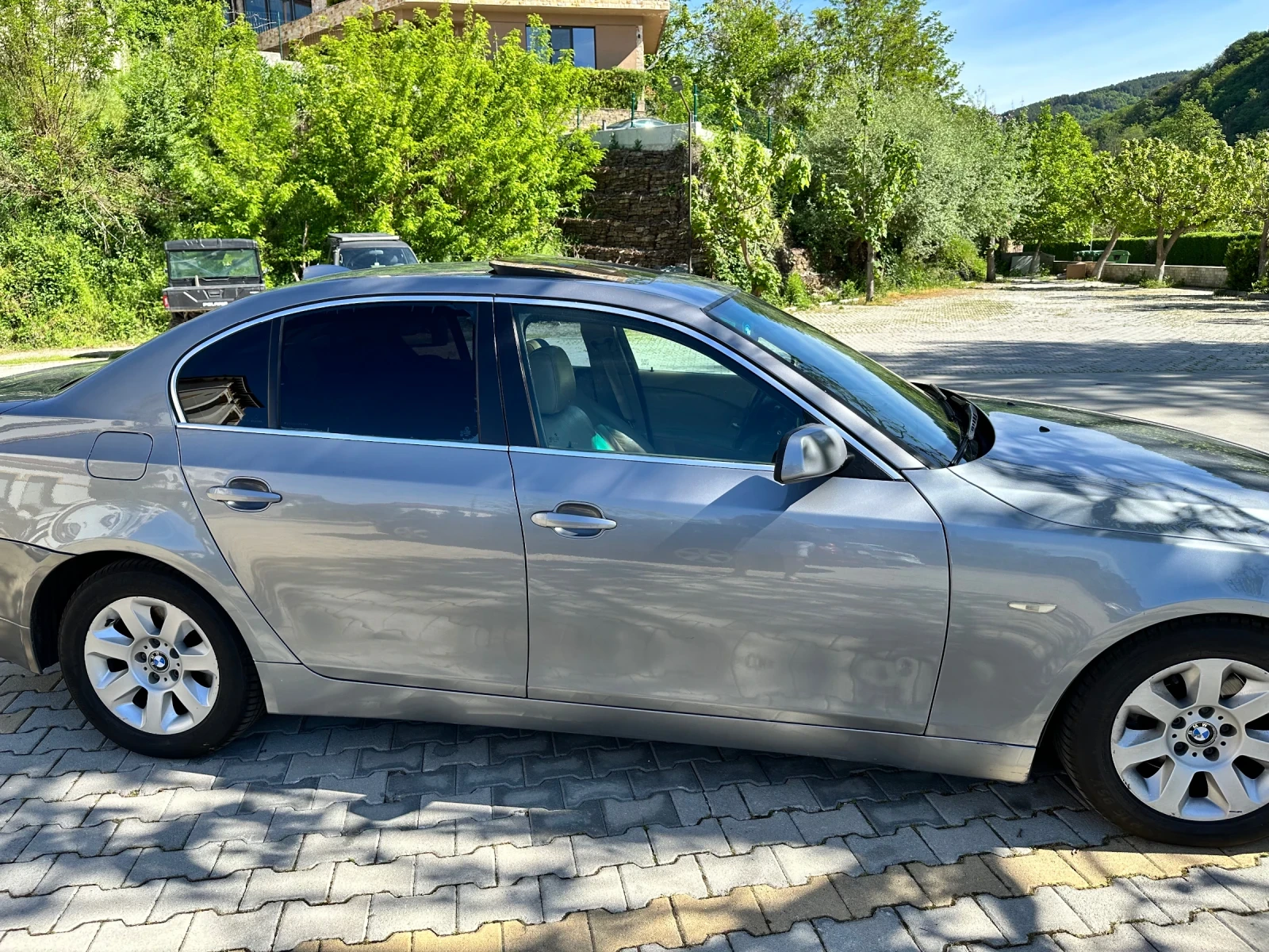 BMW 520 LPG/ Full екстри, ПАНОРАМА, Обслужена, Нисък разхо - изображение 3