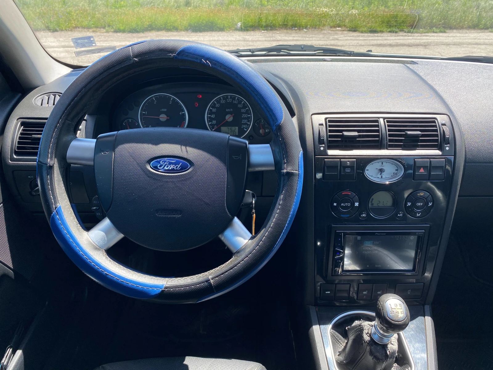 Ford Mondeo Ghia - изображение 9