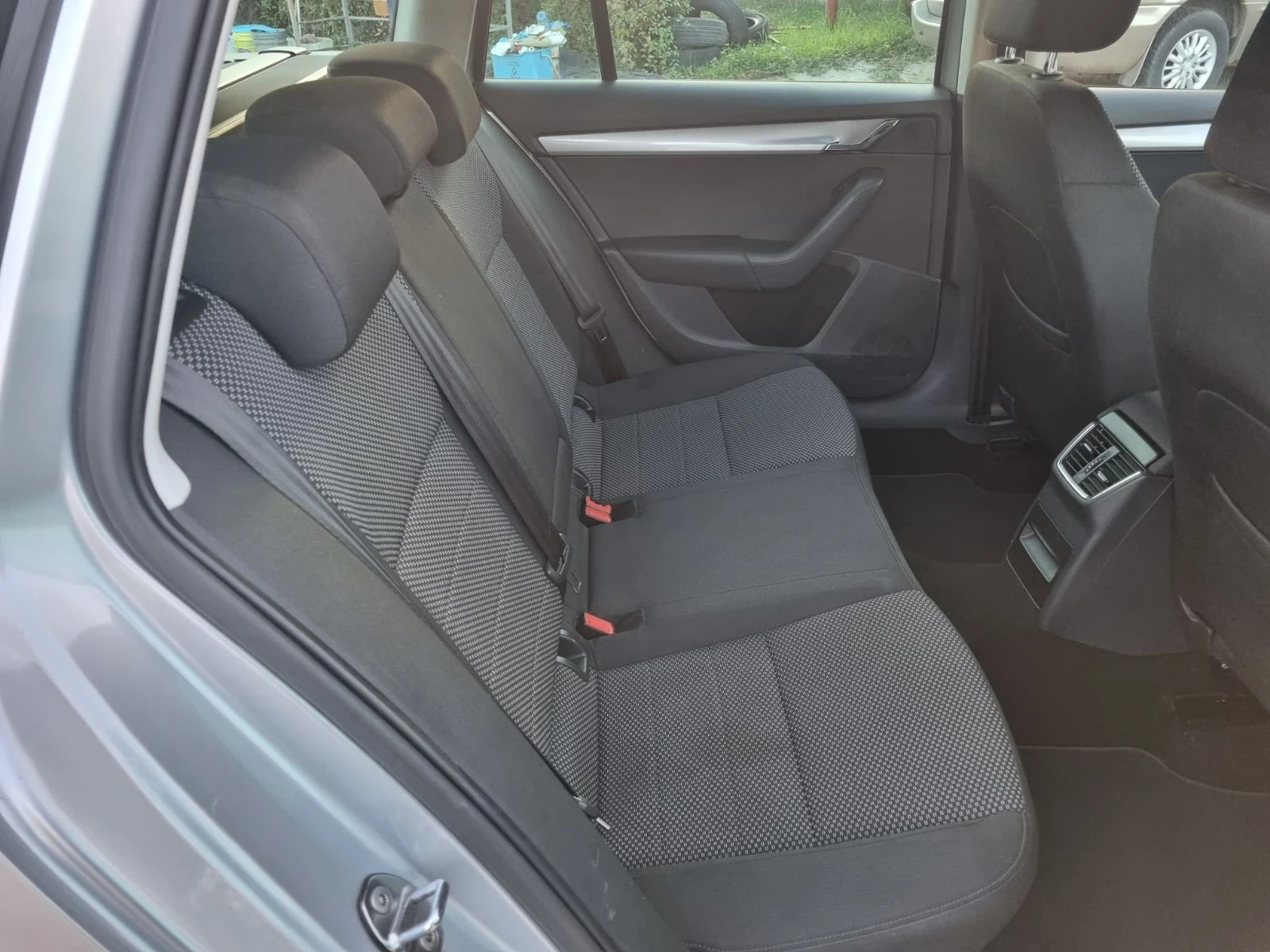 Skoda Octavia 2.0TDi 4x4 ШВЕЙЦАРИЯ - изображение 7