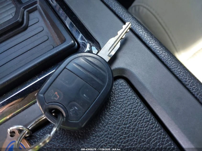 Ford Mustang 3.7L V-6 DOHC, VVT, 305HP Rear Wheel Drive - изображение 3