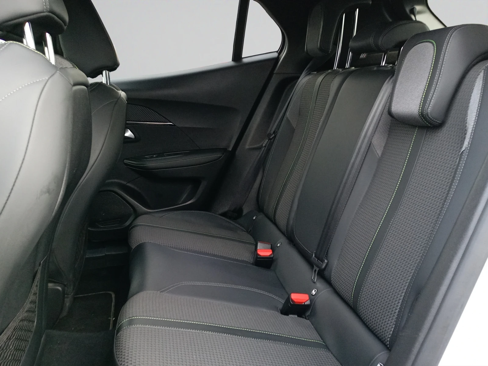 Peugeot 2008 New Line Up GT 1.2 PureTech 130 EAT8 EURO6 | Mobile.bg � ����������� 13