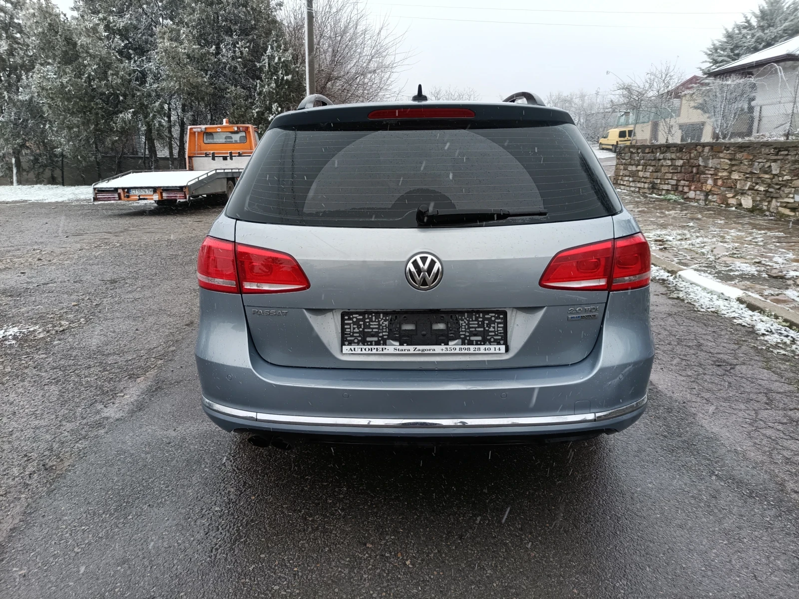 VW Passat 2.0 140к автомат нави  - изображение 6