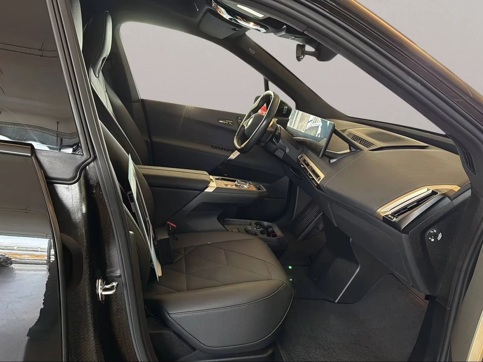 BMW iX xDrive50/523HP/LASER/PANO/H&K/AHK/360/H.PUMP/959g, снимка 12 - Автомобили и джипове - 53913561