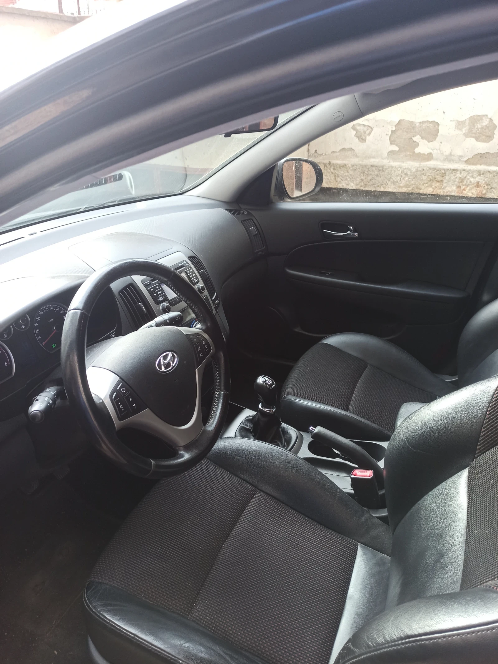 Hyundai I30, снимка 15 - Автомобили и джипове - 54043437