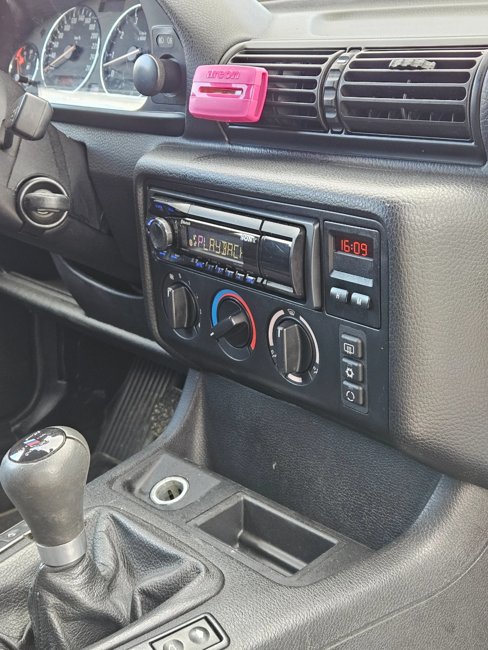 BMW 318 IS, снимка 10 - Автомобили и джипове - 54073765