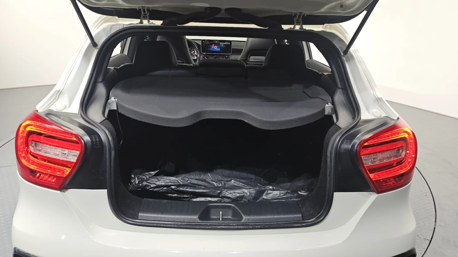 Mercedes-Benz A45 AMG M133* AMG High-Performance* CARBON* ������ ���� | Mobile.bg � ����������� 15