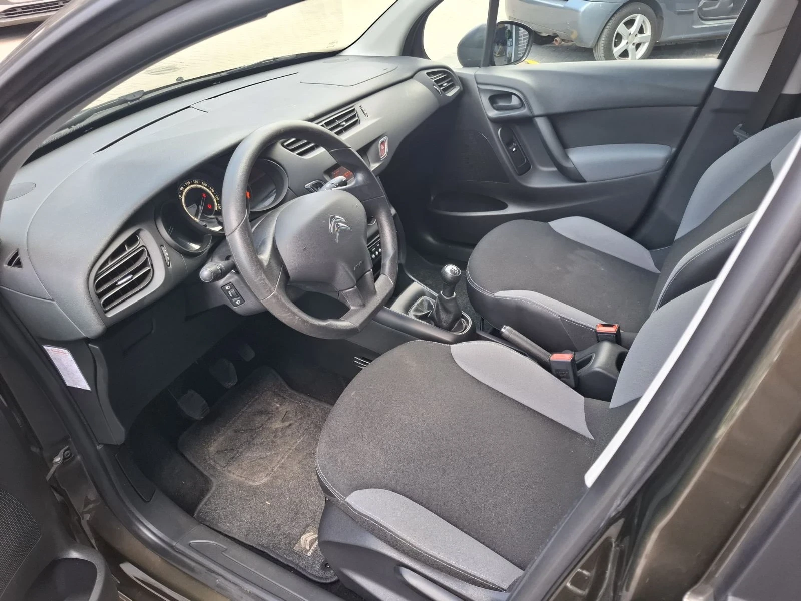 Citroen C3, снимка 8 - Автомобили и джипове - 54609203