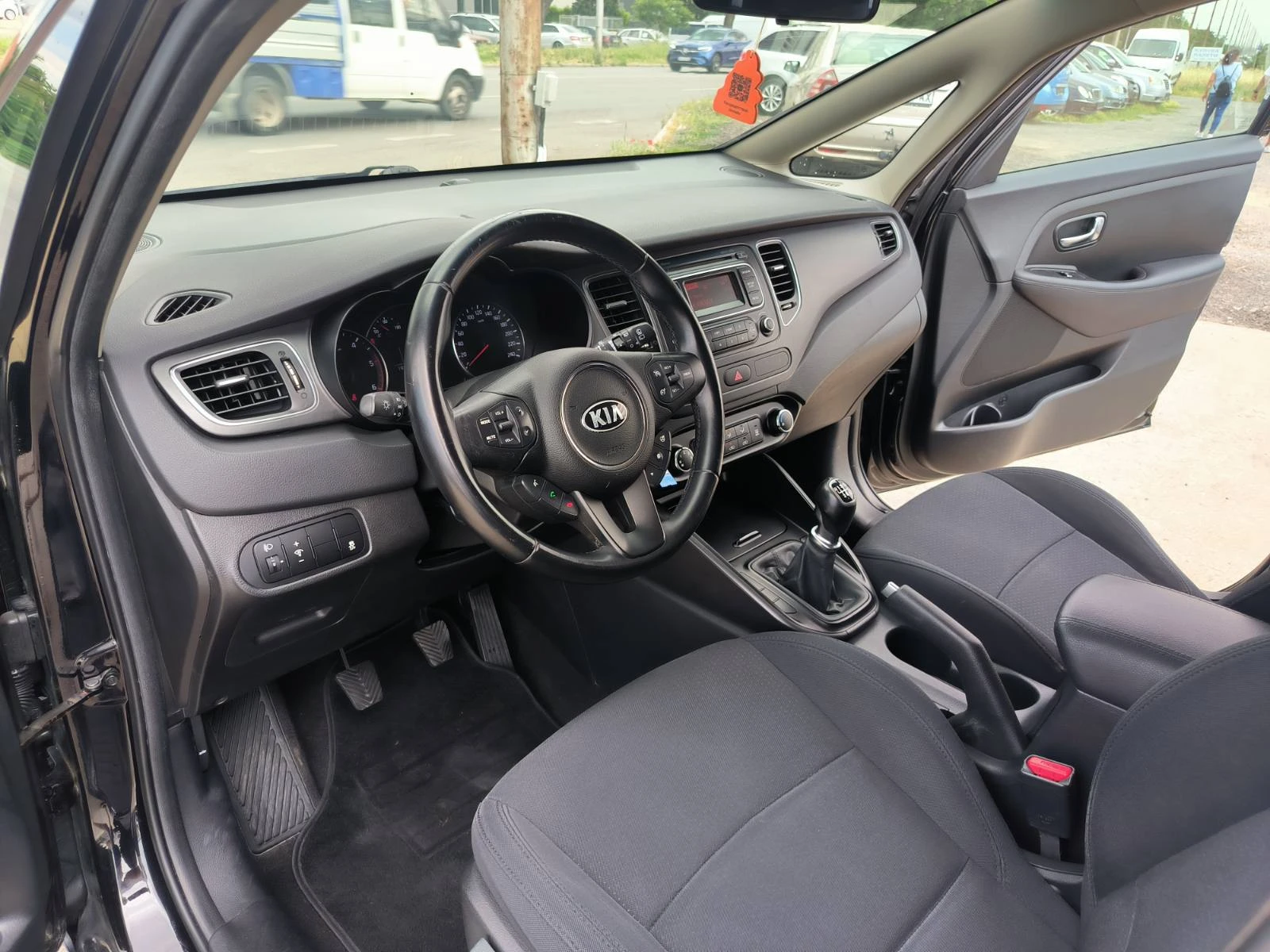 Kia Carens 1.7d-6sk-Euro-5B, снимка 13 - Автомобили и джипове - 54957260