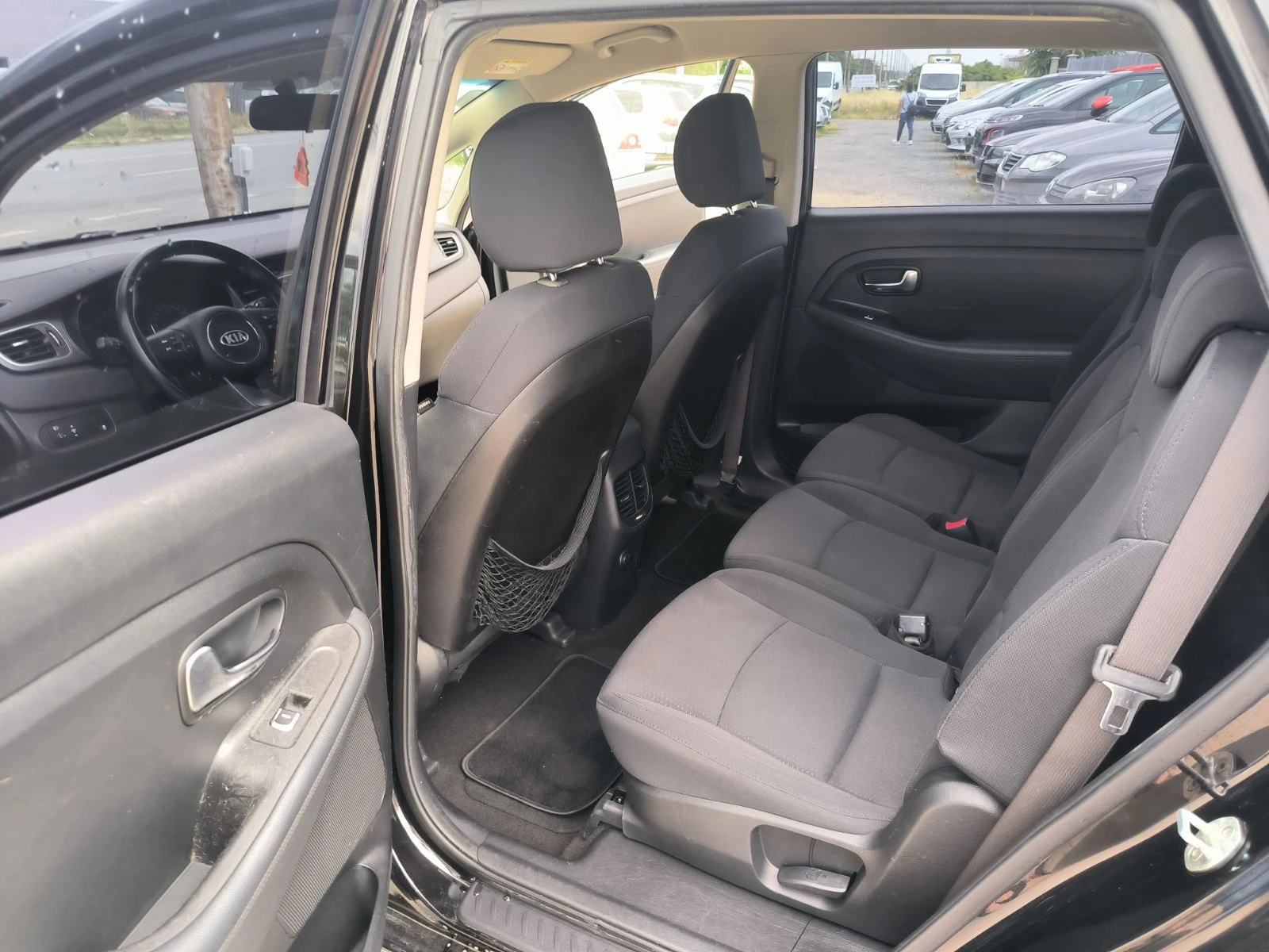 Kia Carens 1.7d-6sk-Euro-5B, снимка 16 - Автомобили и джипове - 54957260